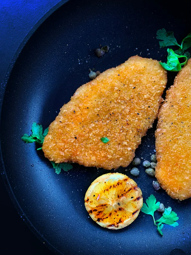 Crack conch, golden and crisp, with scotch bonnet aioli